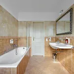 Continental 4*
