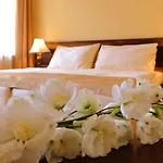 فندق Continental 4*